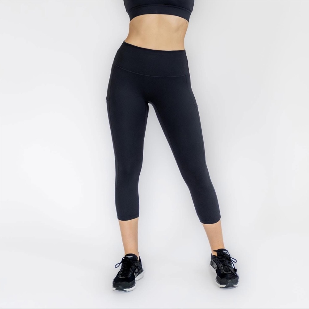 Love and Fit Guardian Evolve Capri Leggings 21", Black, Size Large